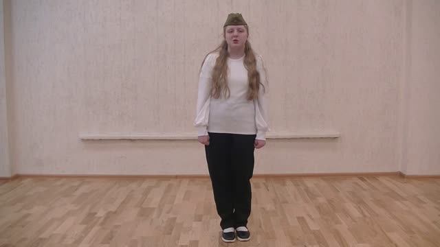 Юлия Друнина "Я родом не из детства из войны" - читает Елизавета Князева