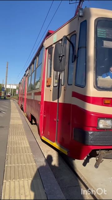 Всех с Летними каникулами! Трамвай 52 Санкт-Петербурга