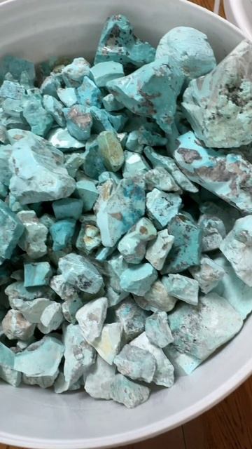 2025-0523-01 Our company has purchased a large amount of inventory of natural blue range color