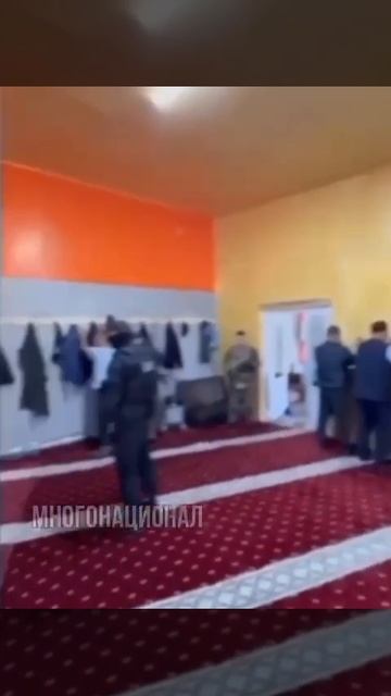 Под дружным Челябинском накрыли нелегальную молельную с мигрантами.