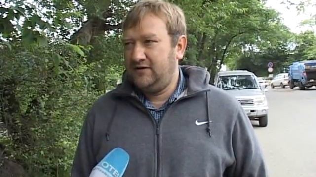 Джип задним ходом врезался в «паркетник»