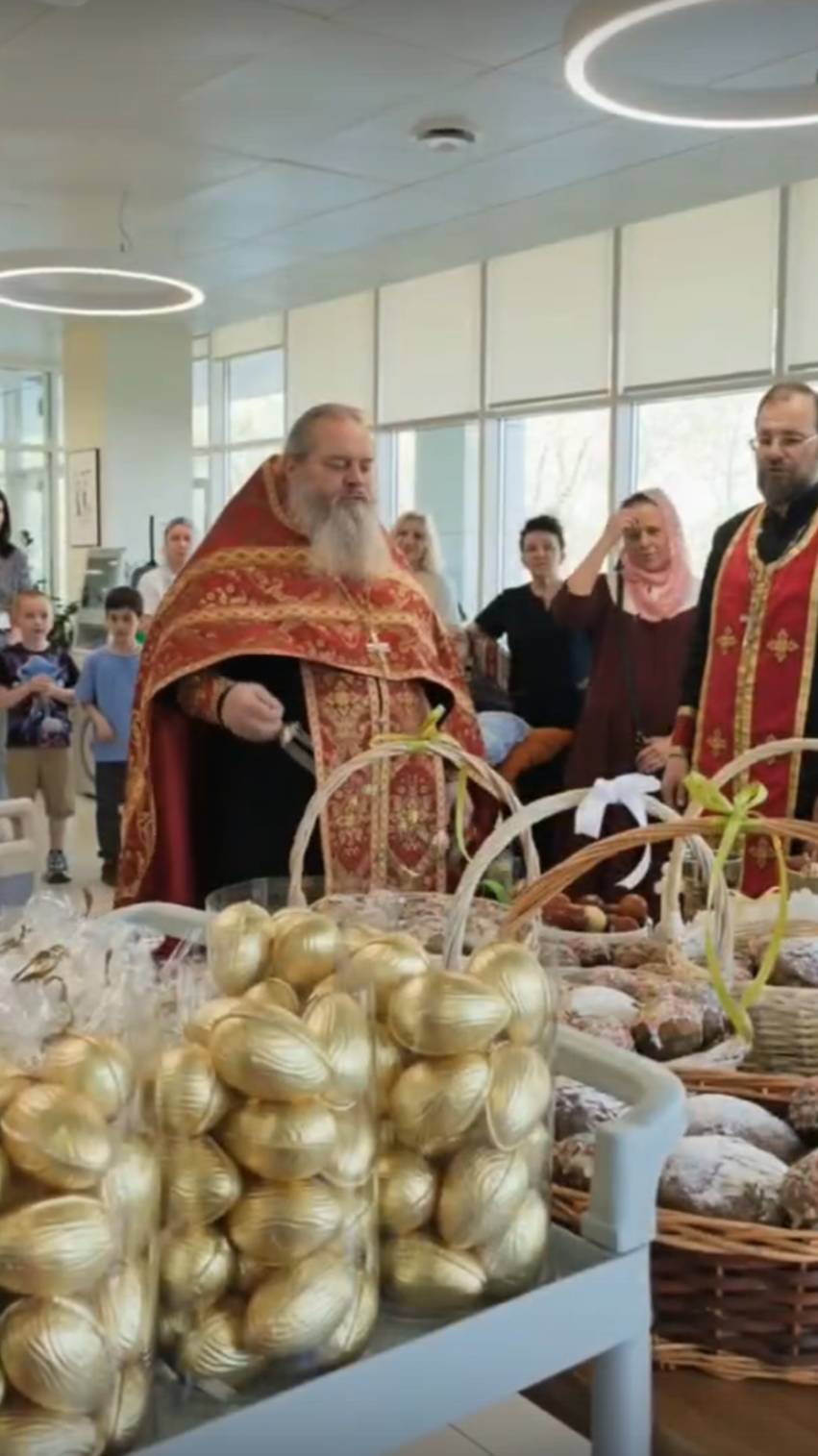 Поздравили пациентов паллиативного центра с Пасхой! ❤️