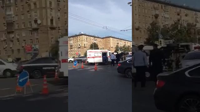 «Скорая» перевернулась на Ленинском проспекте