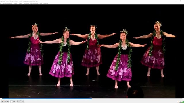 Ka Nae Pakalana (зеркально) - хула о дереве рода и воспоминаниях детства. Группа Марины Рогожниковой