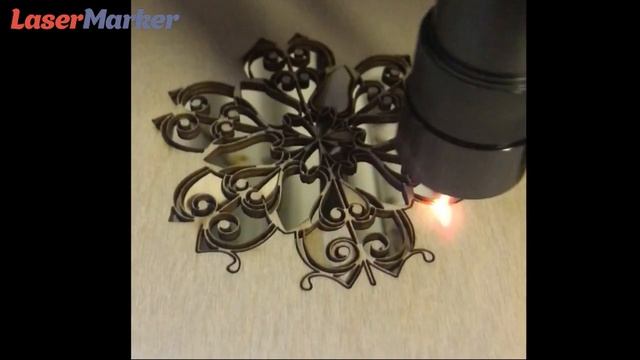 Лазерная резка снежинок на лазерном станке LIMARK 6090 SL