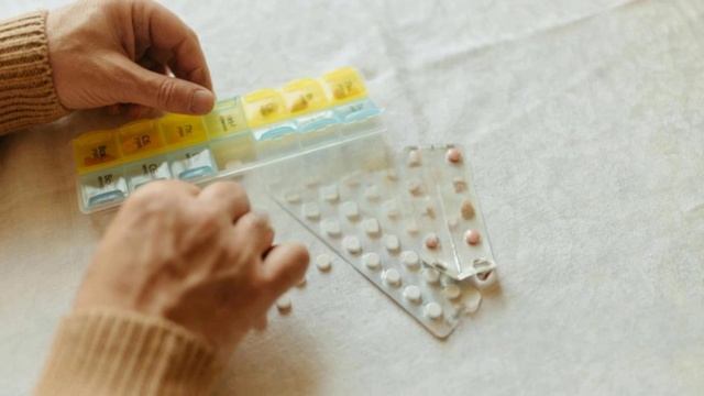 Запрещенные таблетки "Молекула" нашли в продаже под видом конфет и техники
