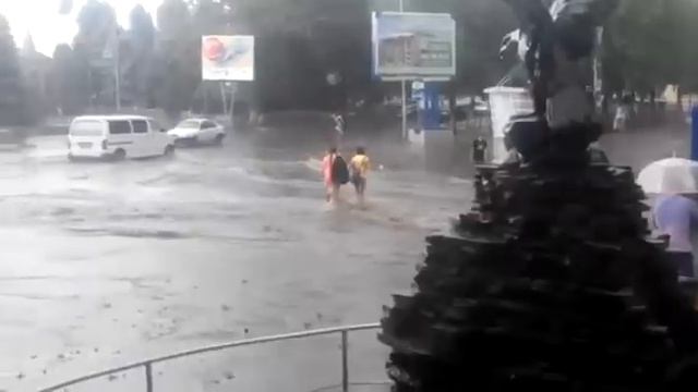Потоп в Иличевске  Перекресток Ленина 1 Мая))