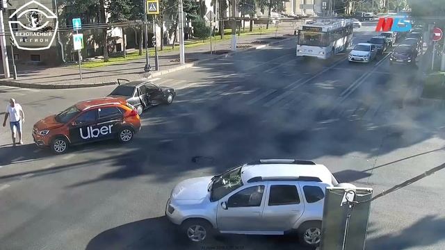 В Волгограде на проспекте Ленина произошло крупное ДТ