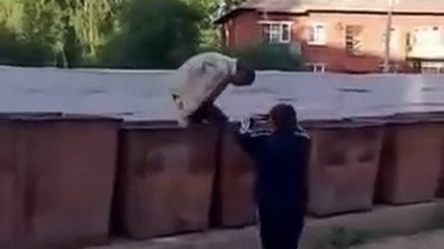 Форт Боярд на помойке