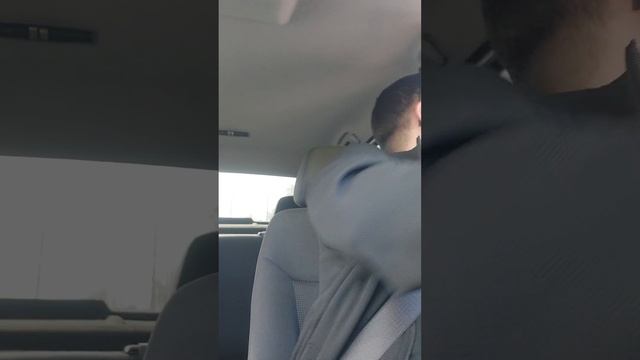 ГИБДД на островке безопасности стоит без мигалок и на?