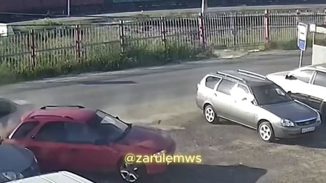 Жуткий наезд на велосипедиста в Канаше. Видео с момент