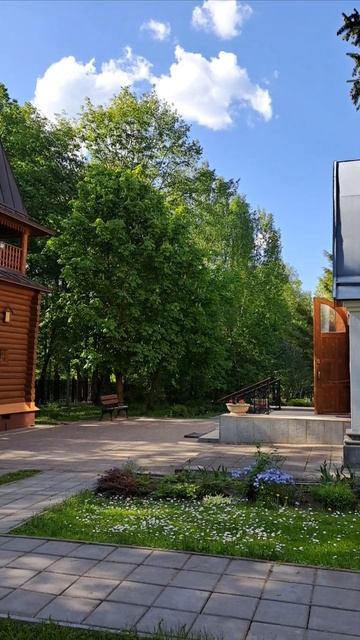 Вот такая КРАСОТА на территории нашего Храма🤗 #shorts
