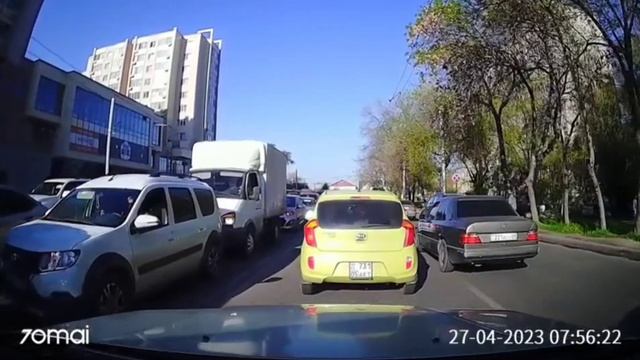27.04.2023 Алматы Маргулана Момышулы пересечение двойной ?