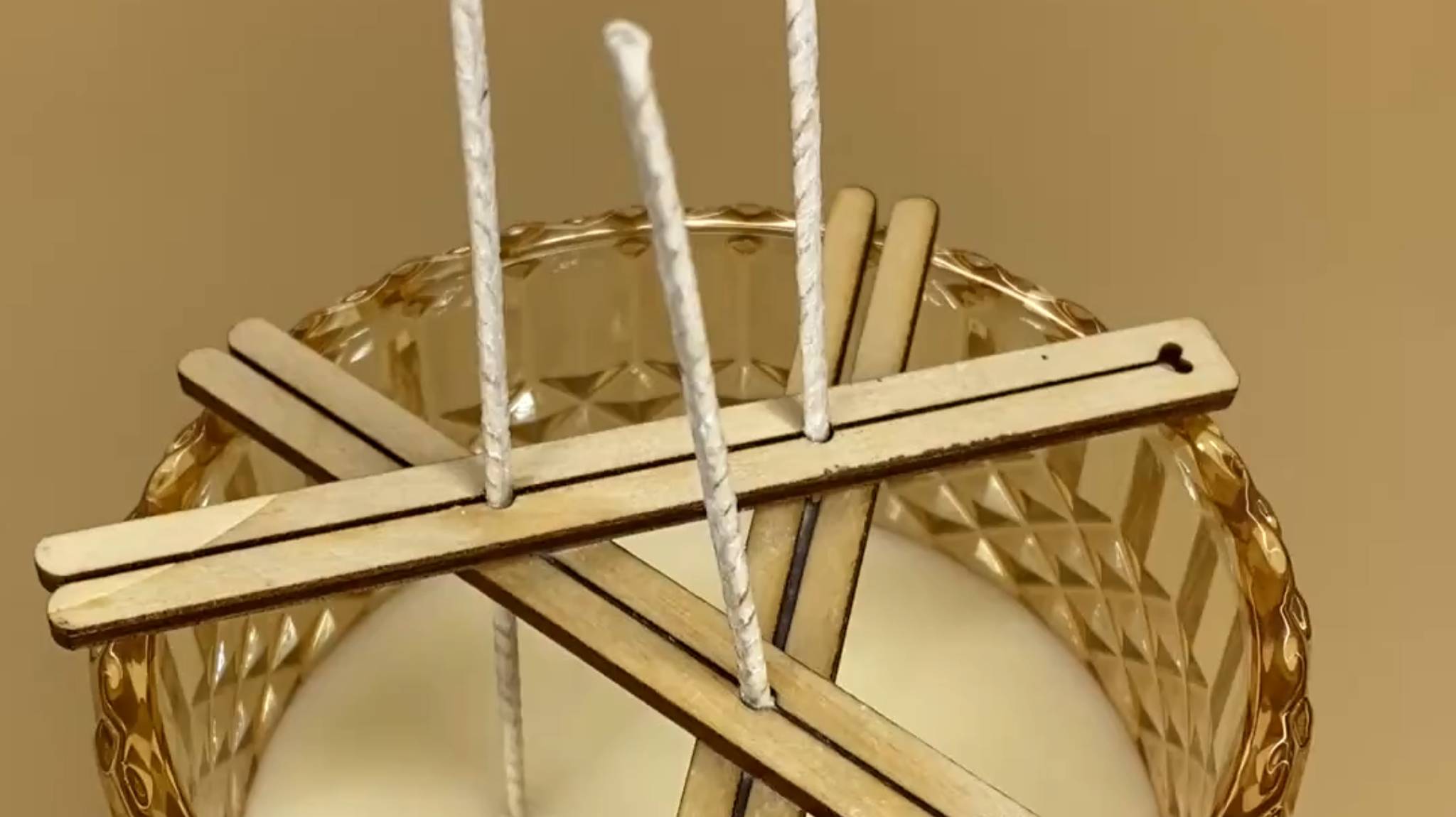 МК - Ароматическая свеча с цветами и песком в шкатулке «Олень в цветах» купить в Москве с доставкой