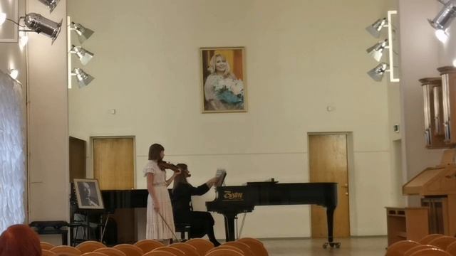 Н. Паганини Кантабиле,  М. де Фалья Испанский танец