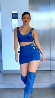 7r3G99OyT-U - These Outfits look gorgeous on this girl #shorts