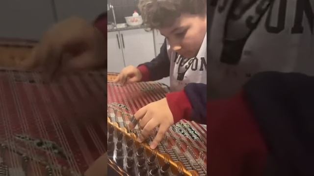 Мальчик просто талант!
