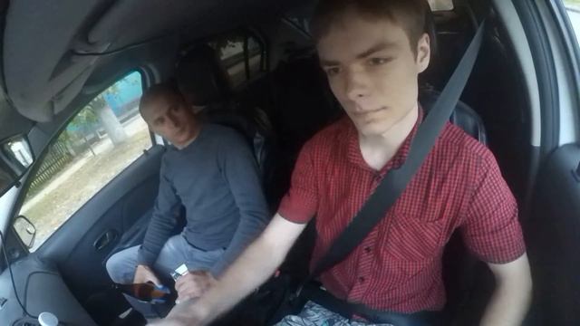 ПАССАЖИР С ПИВОМ ХОЧЕТ КУРИТЬ В ТАКСИ.ТРЕБУЕТ ПУТЕВОЙ
