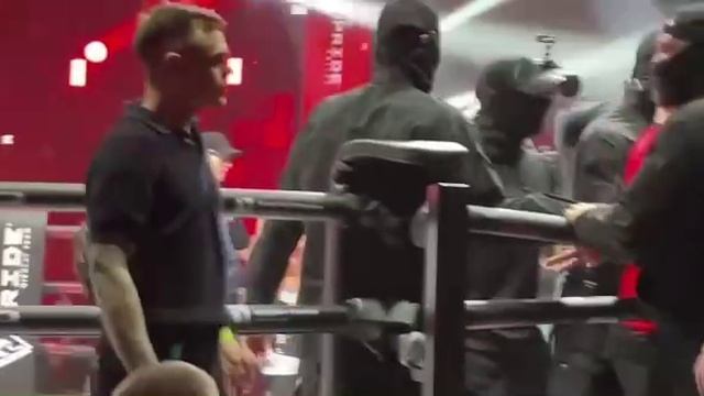 🤬На прошедшем турнире Prime FL Шовхал Чурчаев пытался ворваться в ринг с «братской поддержкой»