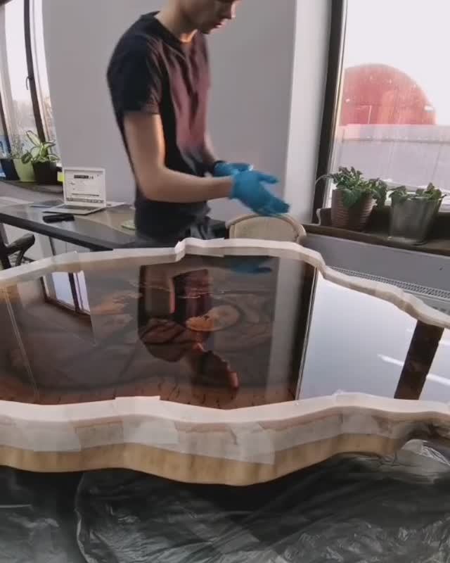 Защитный слой для стола