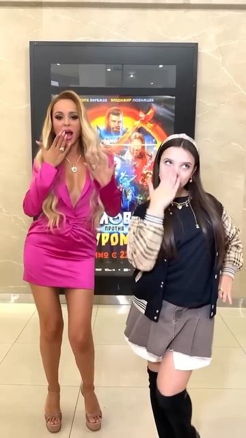 Анна Калашникова и Мария Янковская танцуют - Sigma girl ❤️ У кого лучше получился танец?