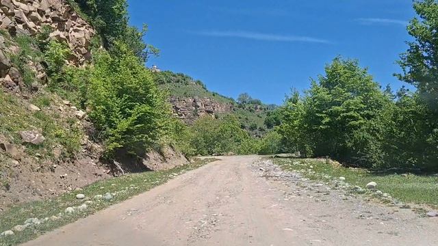 Сентинский храм Теберда дорога на машине. Лада Калина