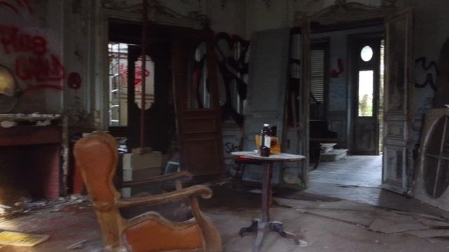 13736506-uhd_3840_2160_30fps