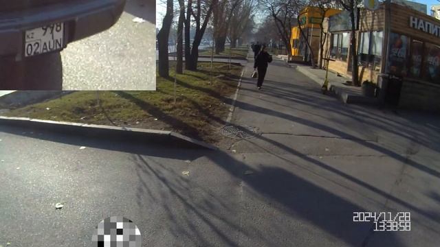 Нарушения ПДД - не пропускает дорогу при выезде с жило?