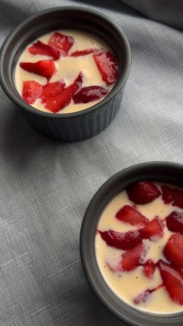 Запеканка без творога с клубникой