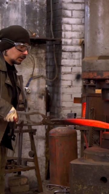 Сварщик не спорит с судьбой, он ее  присваивает #foxweld #сварка #сварщик #сварщики #сваркааргоном