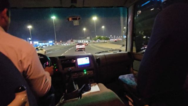 Дорога из отеля в аэропорт, отдельный автобус до терминала 2. Дубай.