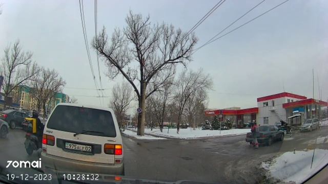 19.12.2023 Алматы Утеген Батыра Сайран стоянка в неположен