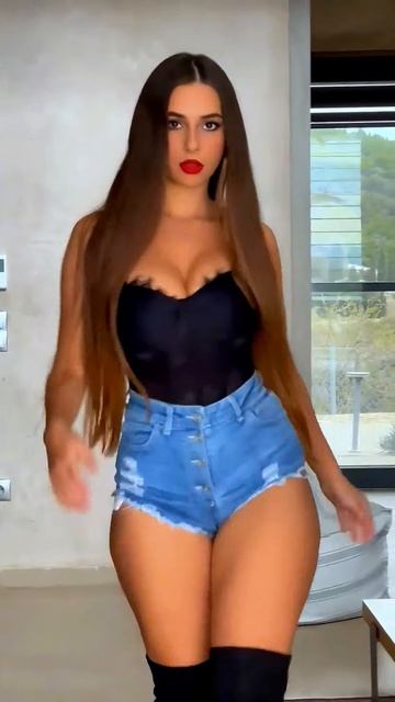 2vziXeRja8I - These Short Jeans look beautiful on this girl #shorts