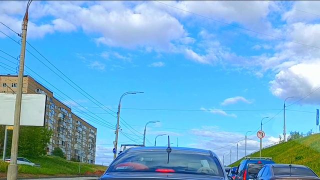 Путешествие на машине по городу. Часть 2. Шум улицы, пение птиц