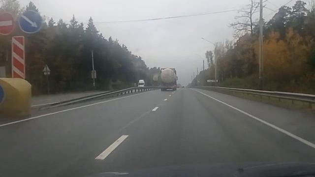 Безбашенные водители, на фурах.