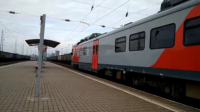 Рельсовый автобус РА3 Орлан следует на станцию Ростов