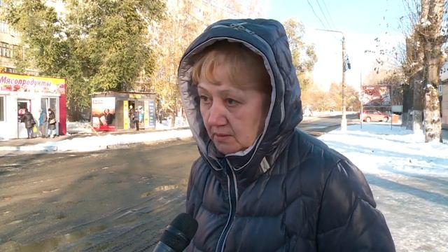 Водители бийских автобусов заезжают на заправку с пас