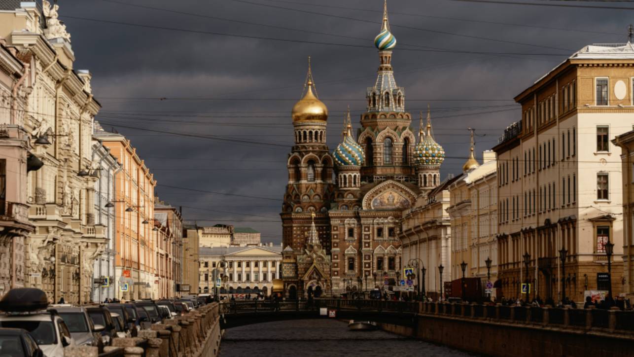 Жителей Петербурга предупредили о грозе и сильном ветре