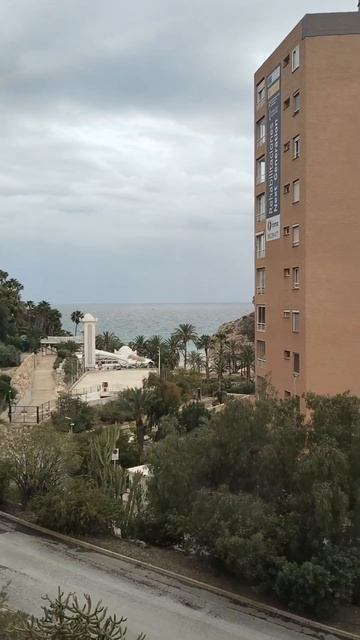 В трамвае из Бенидорма в Аликанте, Испания