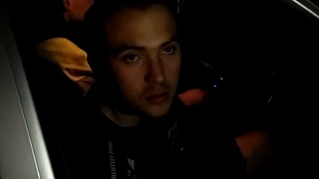 Пьяный вусмерть парень уверяет, что не сидел за рулём