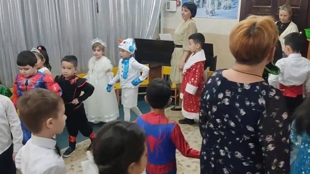 Танец снег кружиться
