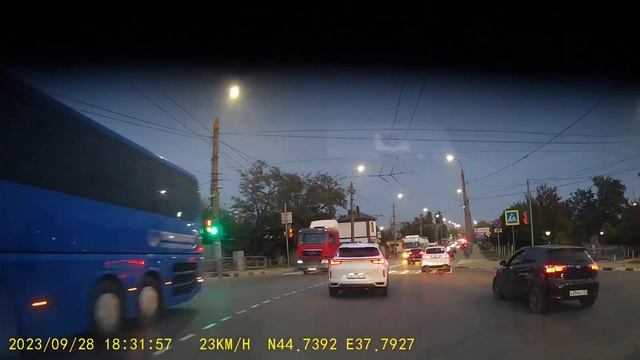 Новороссийск. Нарушение ПДД 2023-09-28_18-32-15