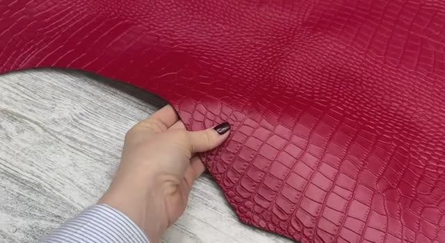 Capra Crocco Red
