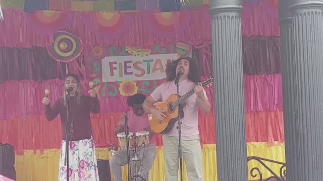 FIESTA! Бачата. Бразильцы классно поют!