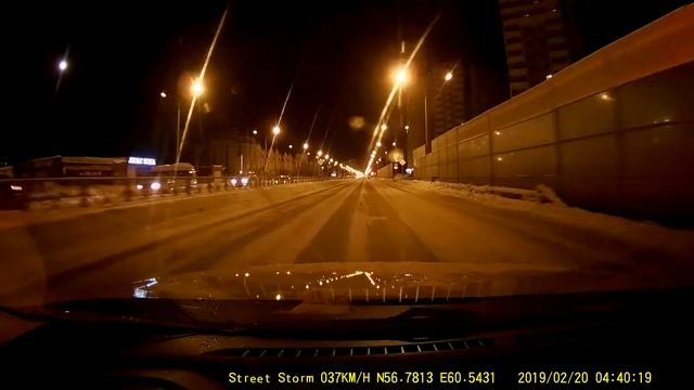 Street Storm CVR-N8810W-G - Ночь Город 2K