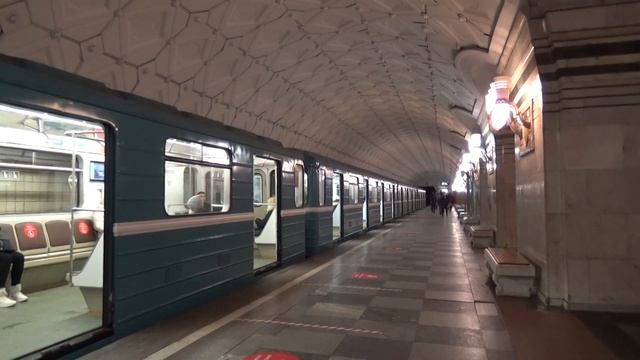 Станция м.Спортивная электропоезд Номерной