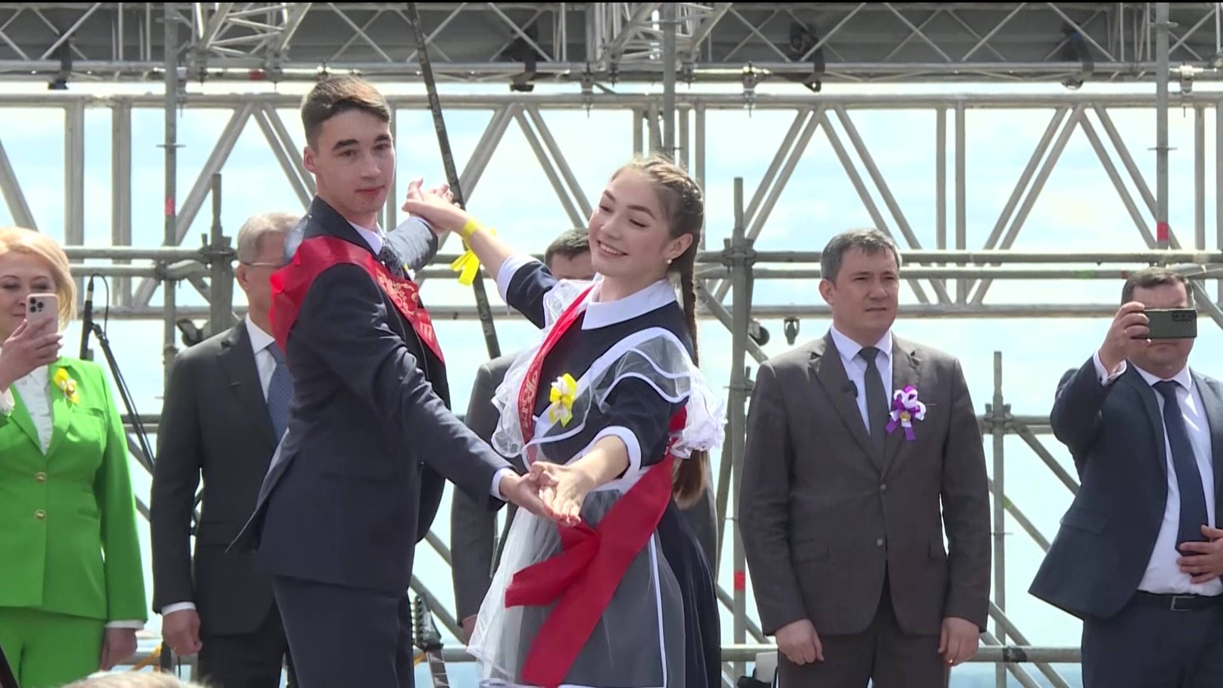 В Уфе на площади имени Ленина пройдет общегородской последний звонок