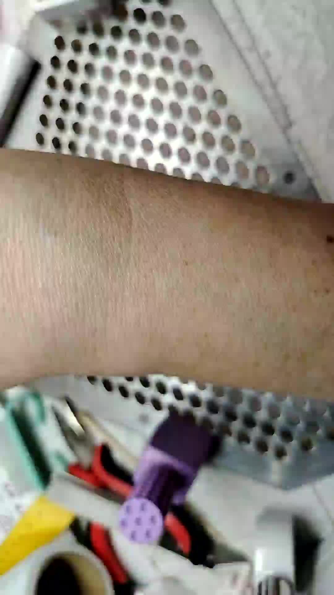 н