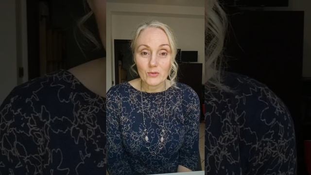 3 фразы перед зеркалом, которые притягивают деньги, уверенность и изобилие