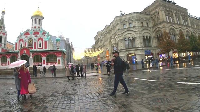 Красная площадь поздней осенью. Впечатлили люди
